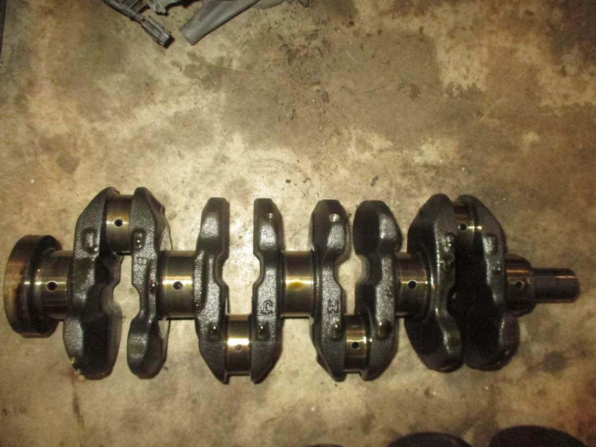 Honda BF135A 135hp 4 stroke outboard crankshaft (13310-R40-A00)