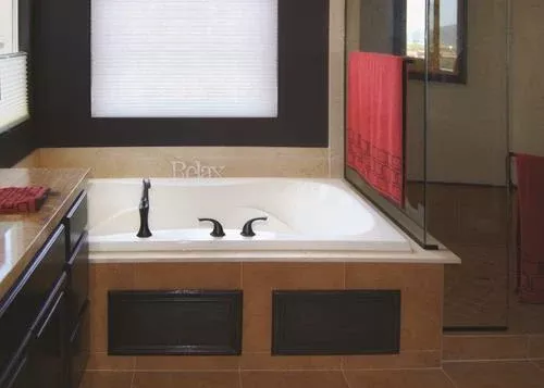Hydro Systems - Studio Hourglass 7242 Acrylic Bathtub