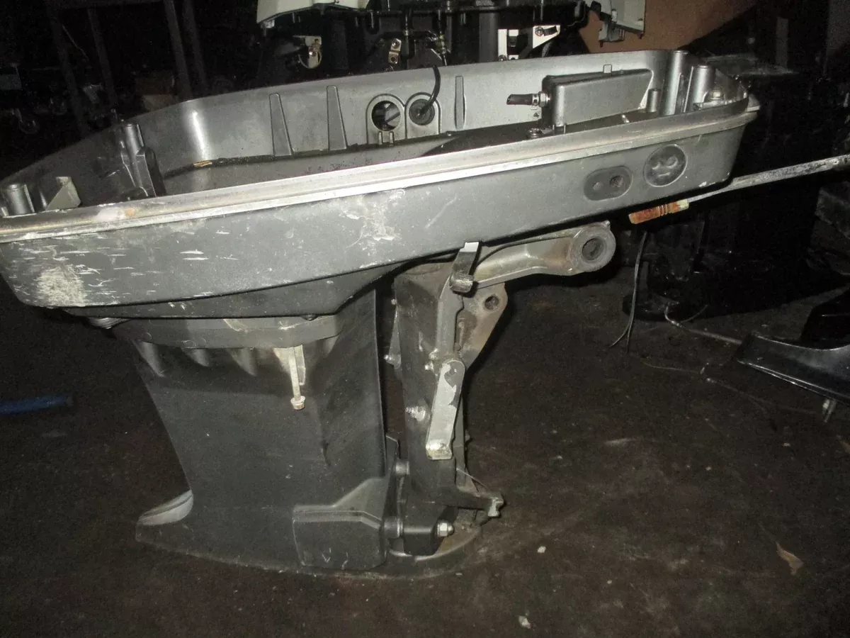 Suzuki DT90 90hp 2 stroke outboard 20 inch midsection